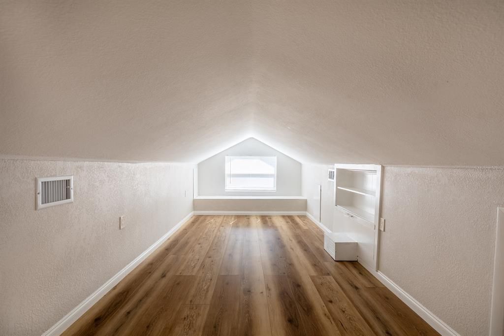 В аренду: $2,000 (2 спален, 2 ванн, 834 Квадратных фут)