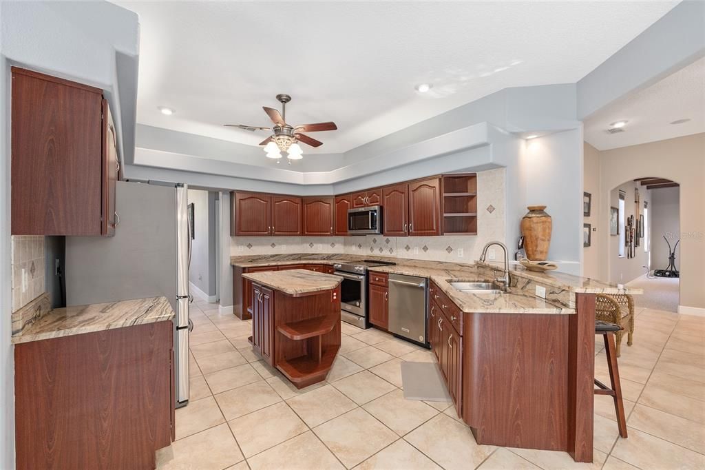 For Sale: $787,000 (4 beds, 3 baths, 3101 Square Feet)