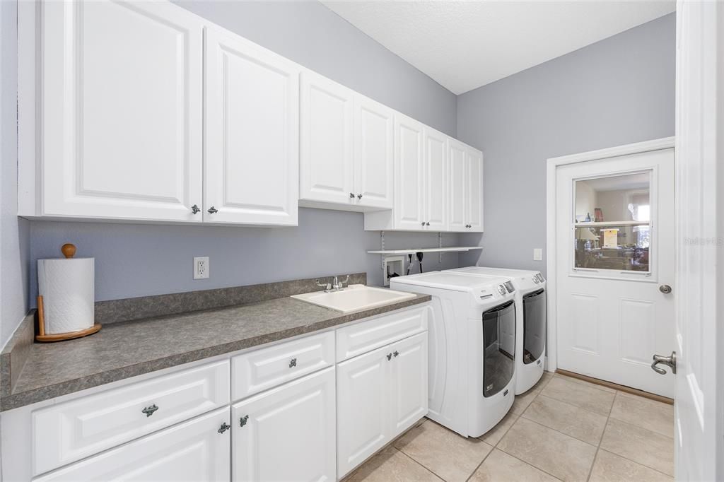 For Sale: $787,000 (4 beds, 3 baths, 3101 Square Feet)