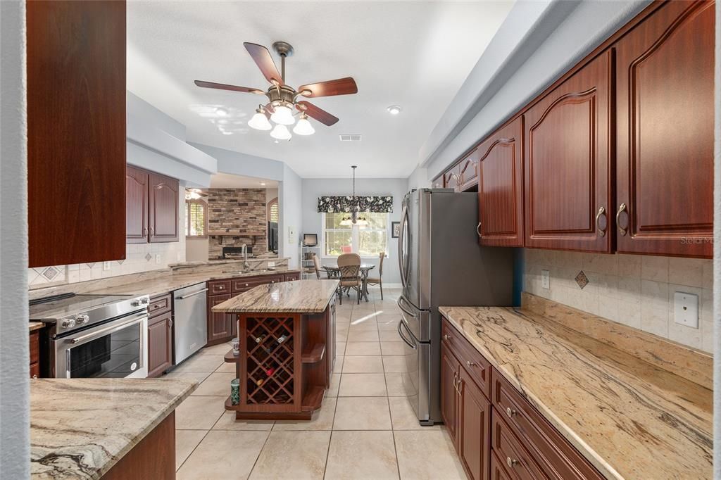 For Sale: $787,000 (4 beds, 3 baths, 3101 Square Feet)