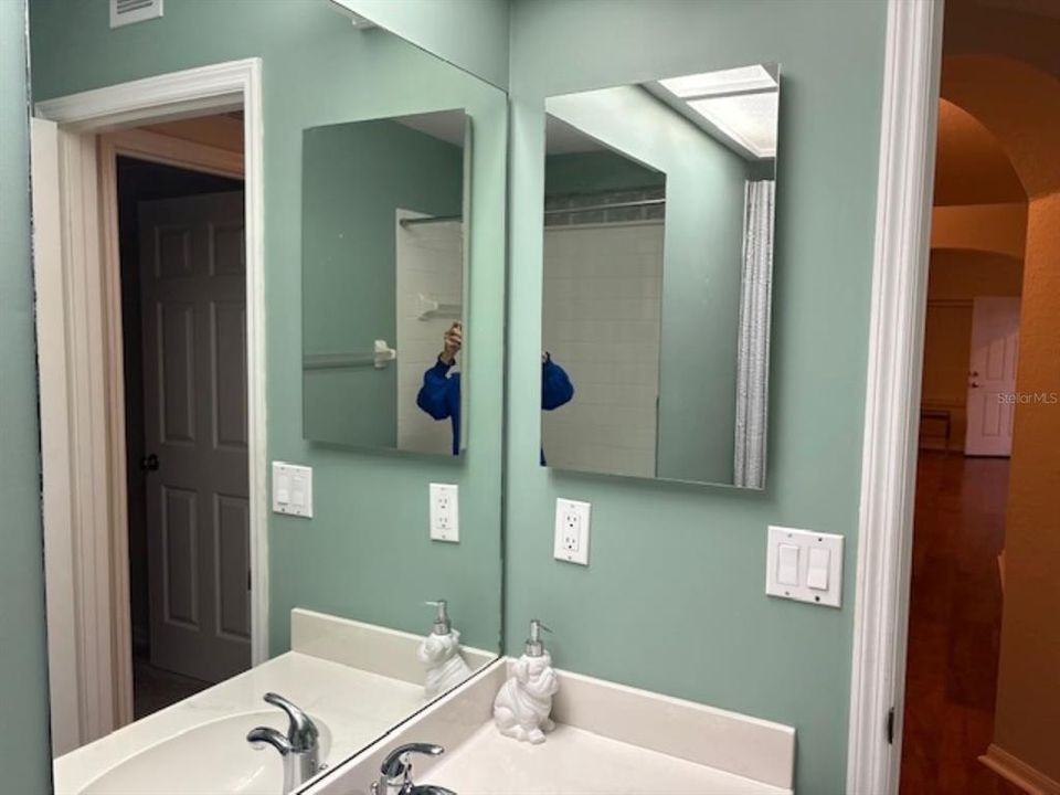 For Rent: $1,800 (3 beds, 2 baths, 1462 Square Feet)