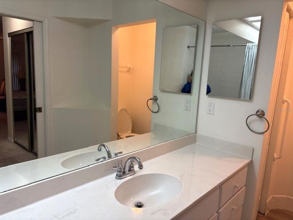 For Rent: $1,800 (3 beds, 2 baths, 1462 Square Feet)