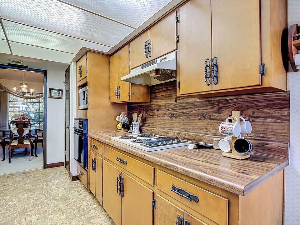 Active With Contract: $369,900 (4 beds, 3 baths, 2312 Square Feet)