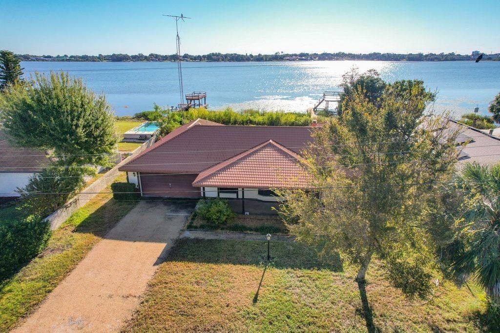 Active With Contract: $369,900 (4 beds, 3 baths, 2312 Square Feet)