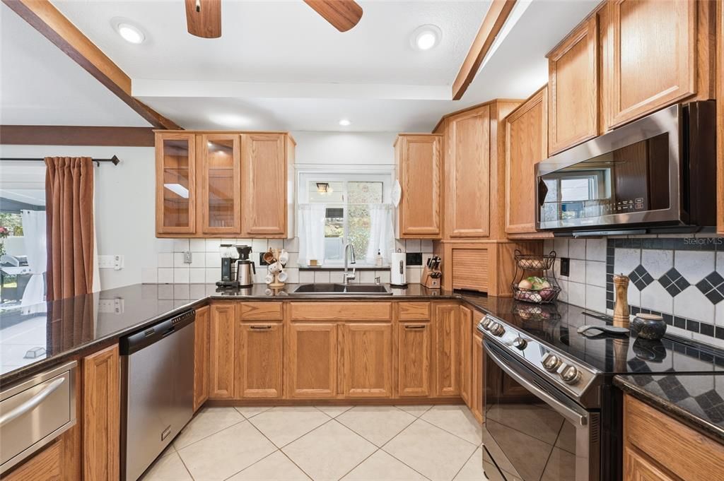 For Sale: $554,000 (3 beds, 2 baths, 2132 Square Feet)