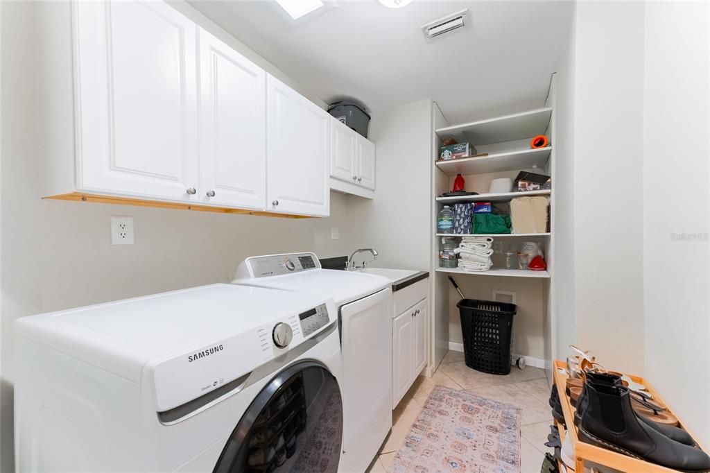 For Sale: $554,000 (3 beds, 2 baths, 2132 Square Feet)