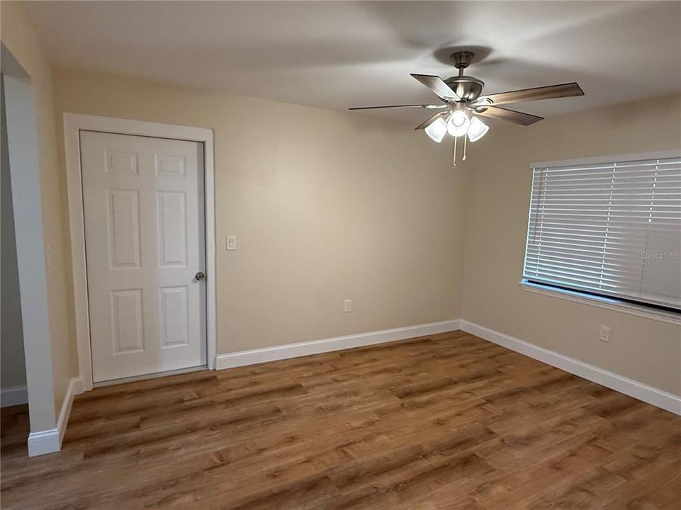 待售: $224,900 (4 贝兹, 3 浴室, 1456 平方英尺)