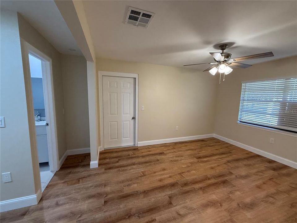 待售: $224,900 (4 贝兹, 3 浴室, 1456 平方英尺)