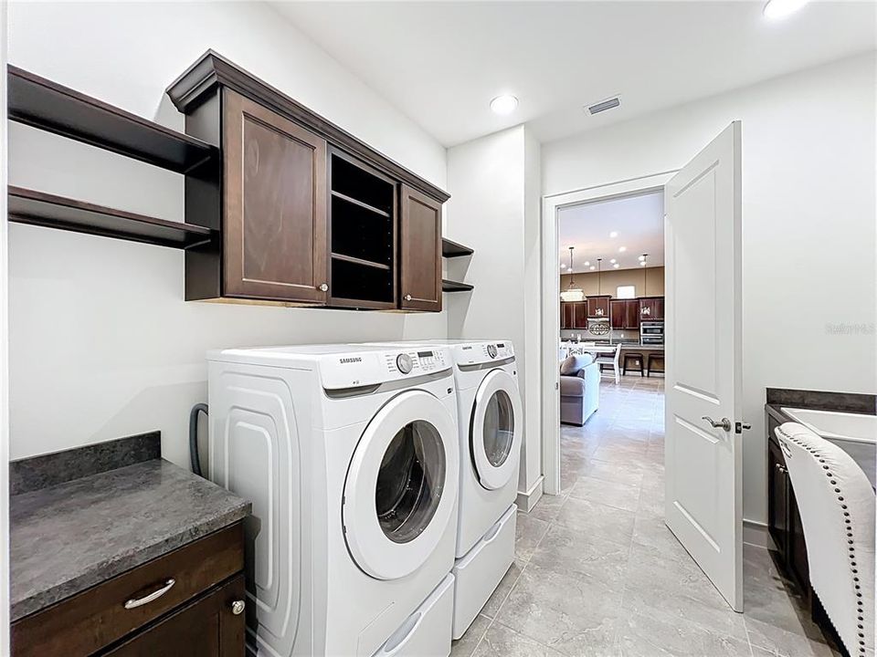 待售: $465,500 (3 贝兹, 2 浴室, 1917 平方英尺)