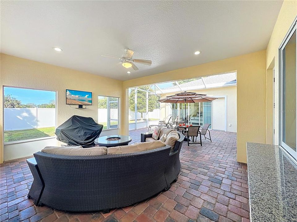 待售: $465,500 (3 贝兹, 2 浴室, 1917 平方英尺)