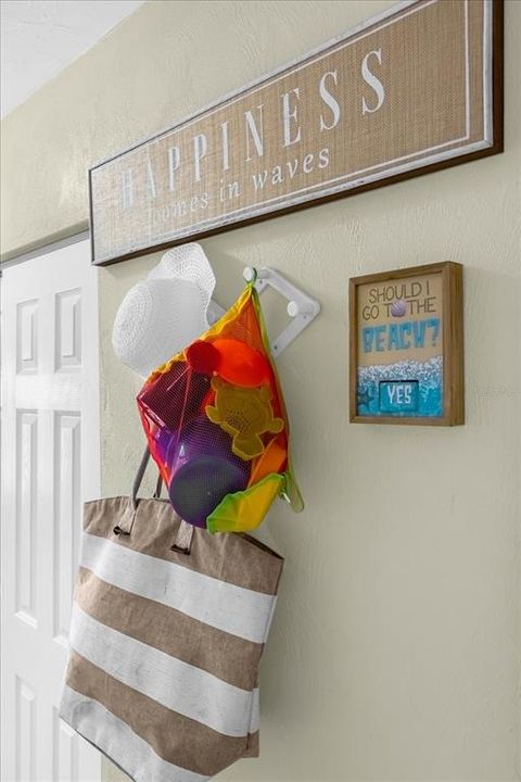 待售: $180,000 (1 贝兹, 1 浴室, 394 平方英尺)