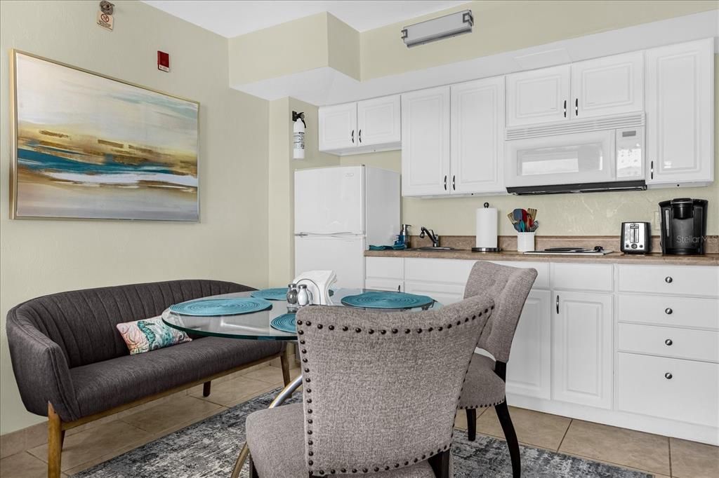 待售: $180,000 (1 贝兹, 1 浴室, 394 平方英尺)