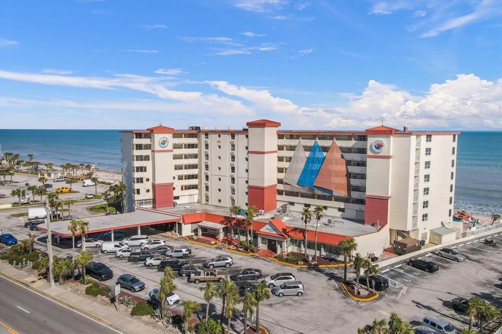 待售: $180,000 (1 贝兹, 1 浴室, 394 平方英尺)