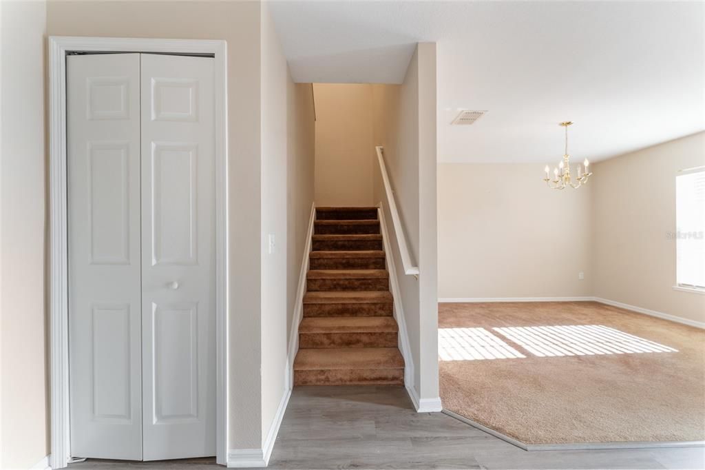 待售: $374,999 (4 贝兹, 2 浴室, 2820 平方英尺)