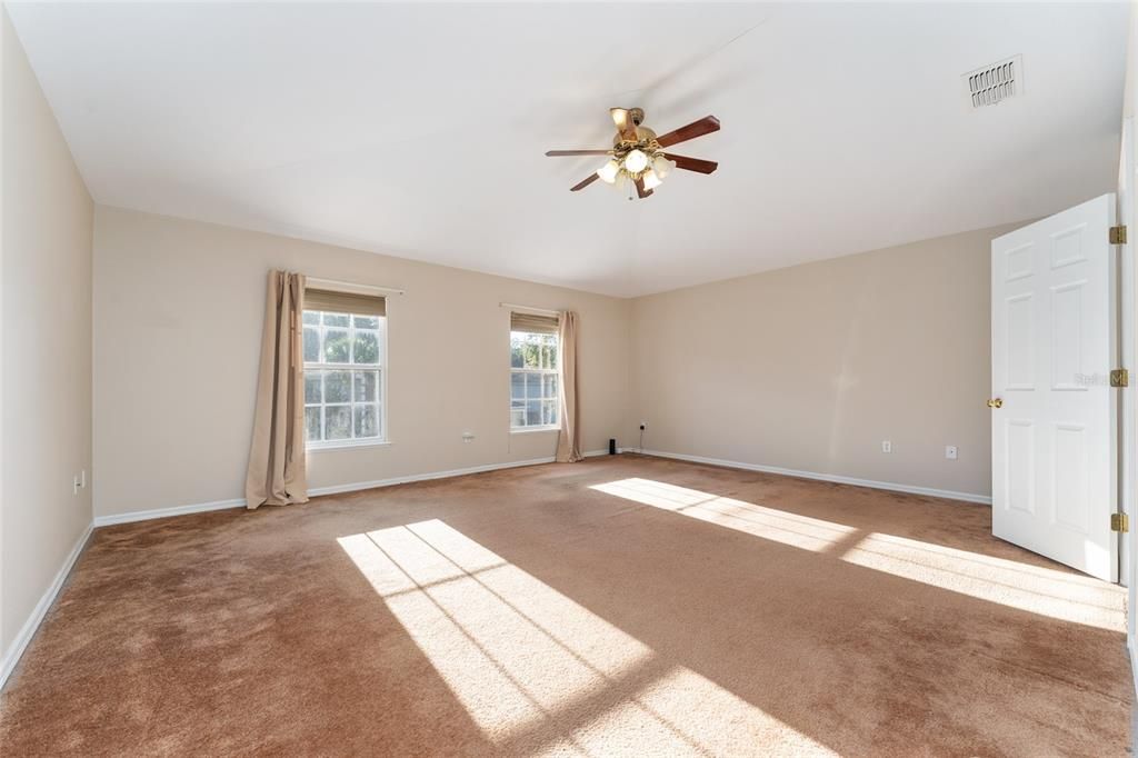 待售: $374,999 (4 贝兹, 2 浴室, 2820 平方英尺)