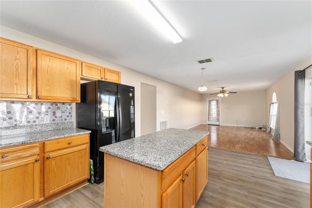 待售: $374,999 (4 贝兹, 2 浴室, 2820 平方英尺)