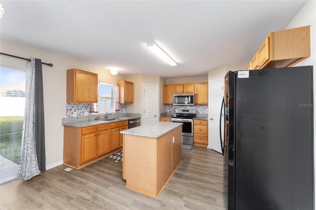 待售: $374,999 (4 贝兹, 2 浴室, 2820 平方英尺)