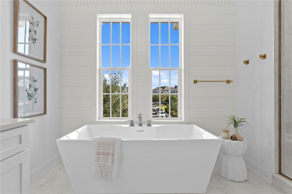 For Sale: $925,000 (3 beds, 3 baths, 2397 Square Feet)