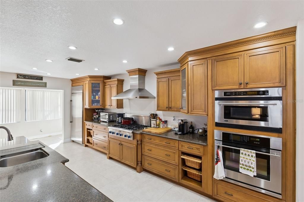 For Sale: $585,000 (3 beds, 2 baths, 2115 Square Feet)