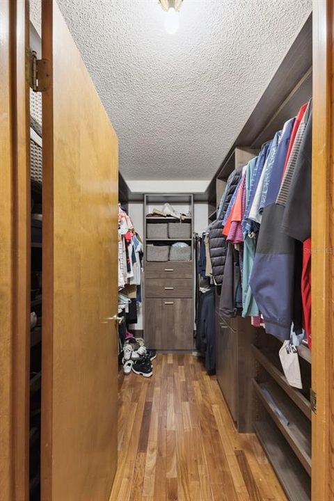 For Sale: $585,000 (3 beds, 2 baths, 2115 Square Feet)