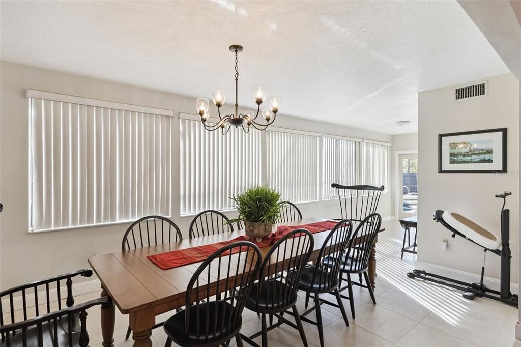 For Sale: $585,000 (3 beds, 2 baths, 2115 Square Feet)