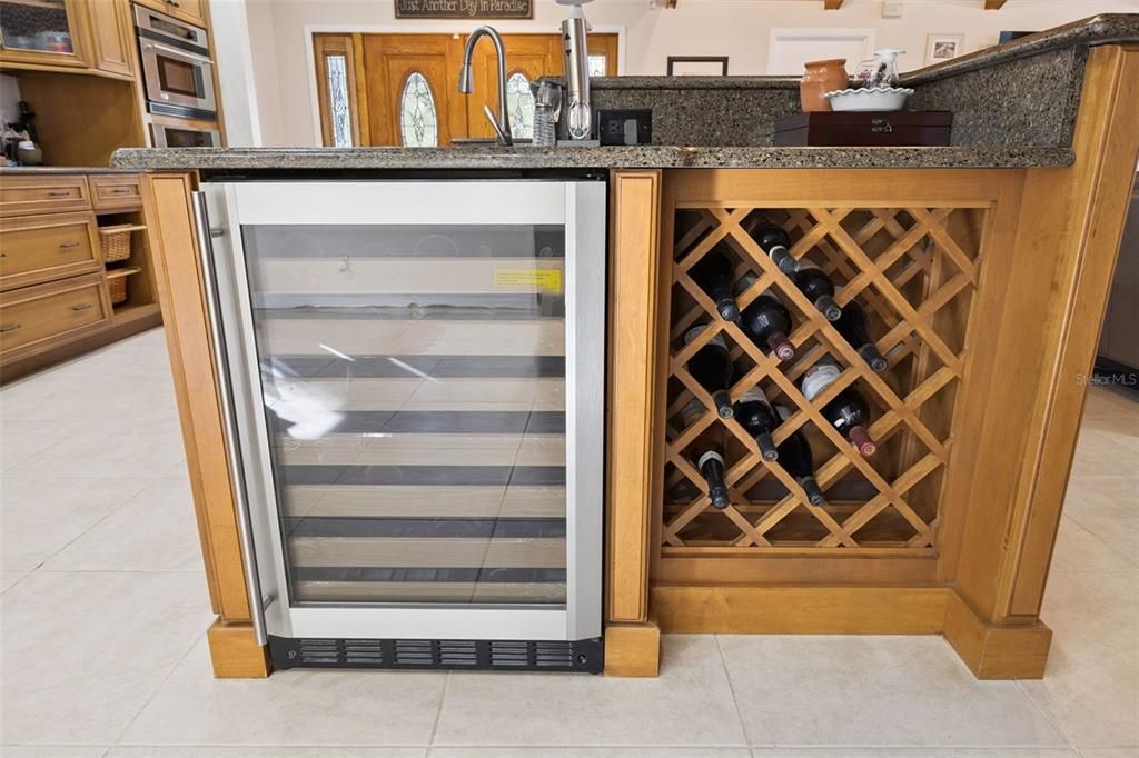 For Sale: $585,000 (3 beds, 2 baths, 2115 Square Feet)