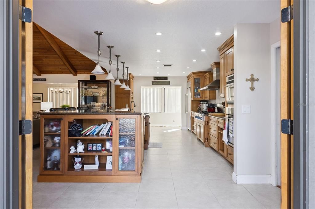 For Sale: $585,000 (3 beds, 2 baths, 2115 Square Feet)