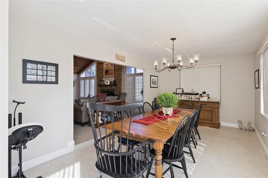 For Sale: $585,000 (3 beds, 2 baths, 2115 Square Feet)