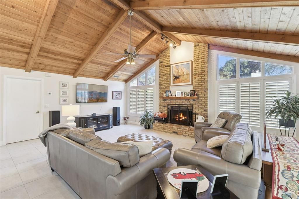 For Sale: $585,000 (3 beds, 2 baths, 2115 Square Feet)