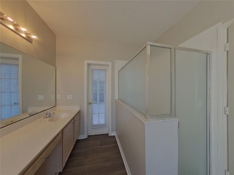 For Rent: $3,199 (6 beds, 3 baths, 2677 Square Feet)