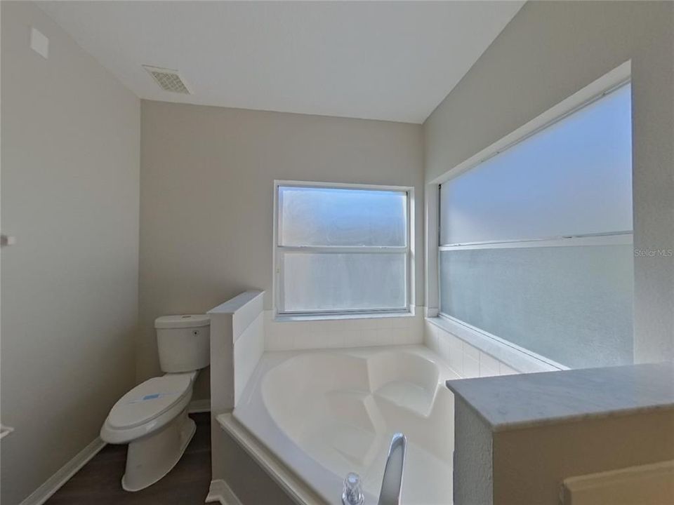 For Rent: $3,199 (6 beds, 3 baths, 2677 Square Feet)