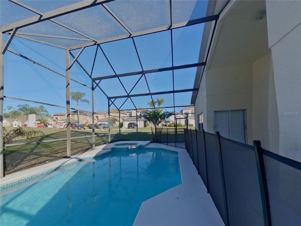 For Rent: $3,199 (6 beds, 3 baths, 2677 Square Feet)