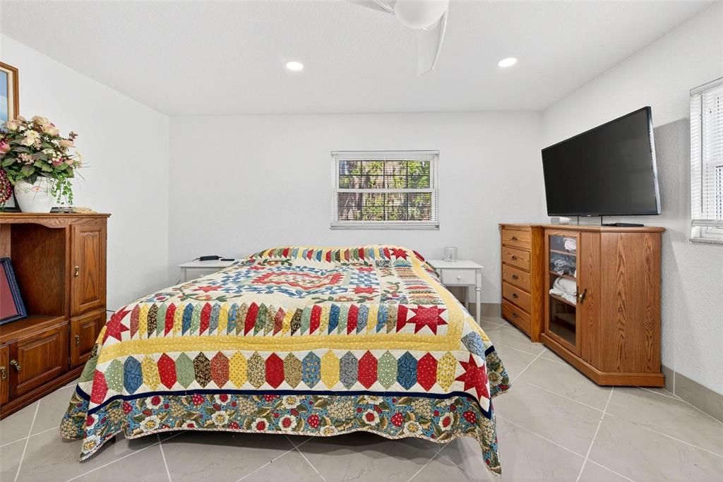 En Venta: $355,000 (4 camas, 3 baños, 1996 Pies cuadrados)