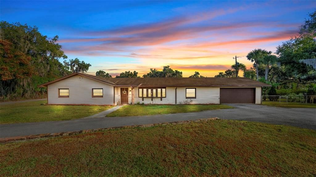 En Venta: $355,000 (4 camas, 3 baños, 1996 Pies cuadrados)