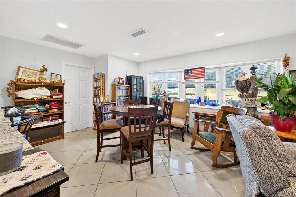 En Venta: $355,000 (4 camas, 3 baños, 1996 Pies cuadrados)