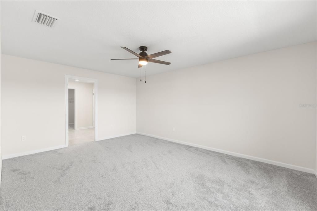 For Sale: $374,900 (4 beds, 2 baths, 1935 Square Feet)