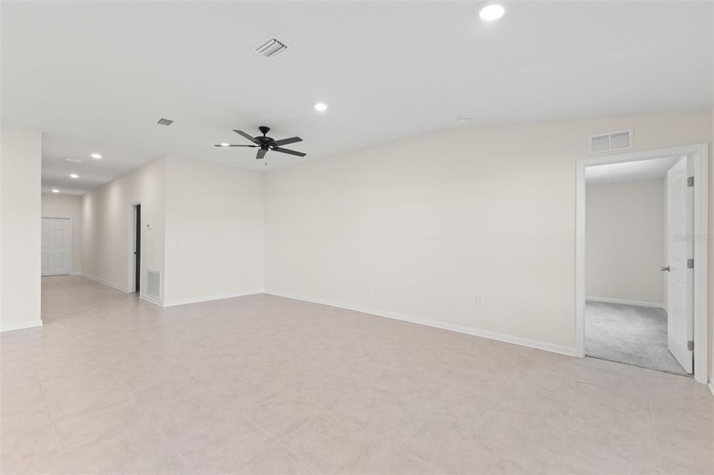 For Sale: $374,900 (4 beds, 2 baths, 1935 Square Feet)