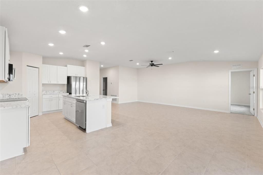 For Sale: $374,900 (4 beds, 2 baths, 1935 Square Feet)