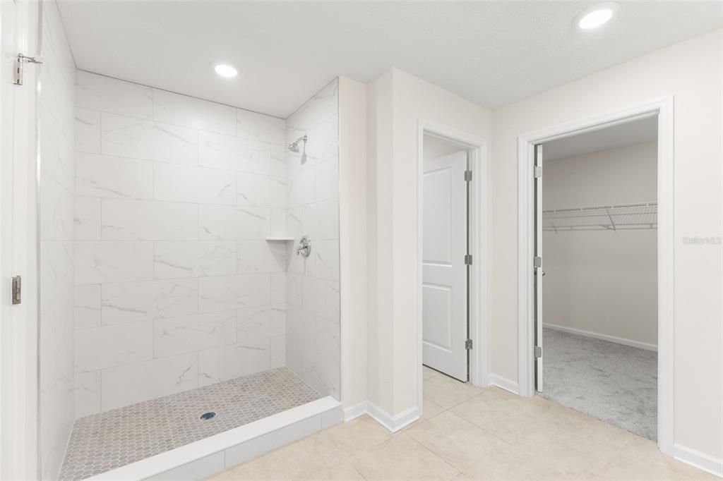 For Sale: $374,900 (4 beds, 2 baths, 1935 Square Feet)