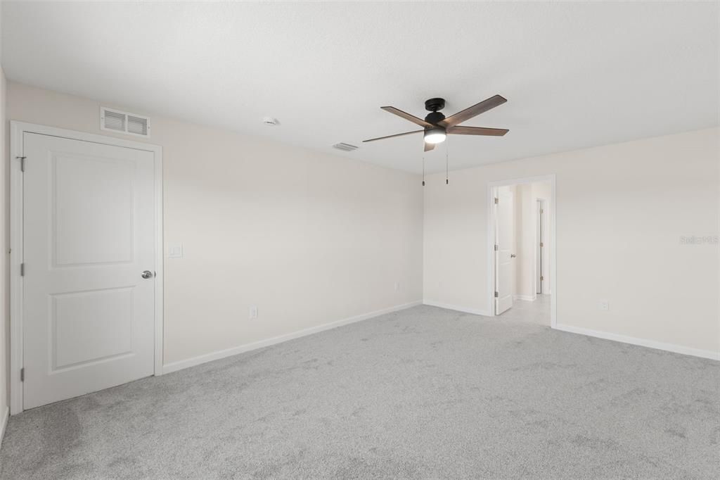 For Sale: $374,900 (4 beds, 2 baths, 1935 Square Feet)