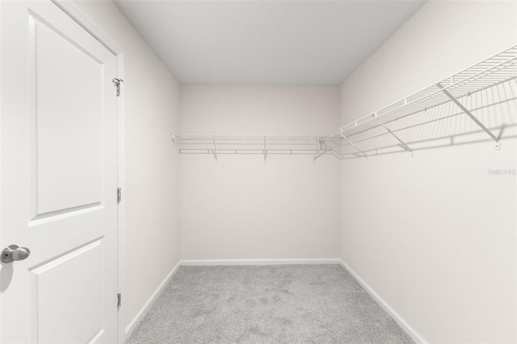 For Sale: $374,900 (4 beds, 2 baths, 1935 Square Feet)