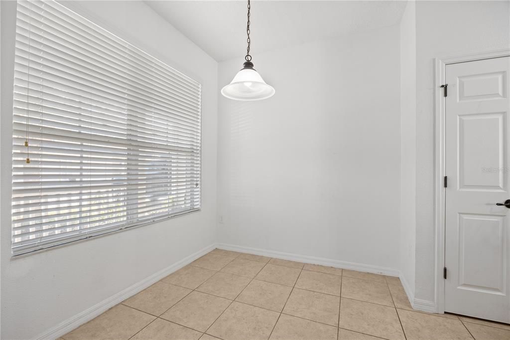 For Rent: $1,900 (3 beds, 2 baths, 1832 Square Feet)