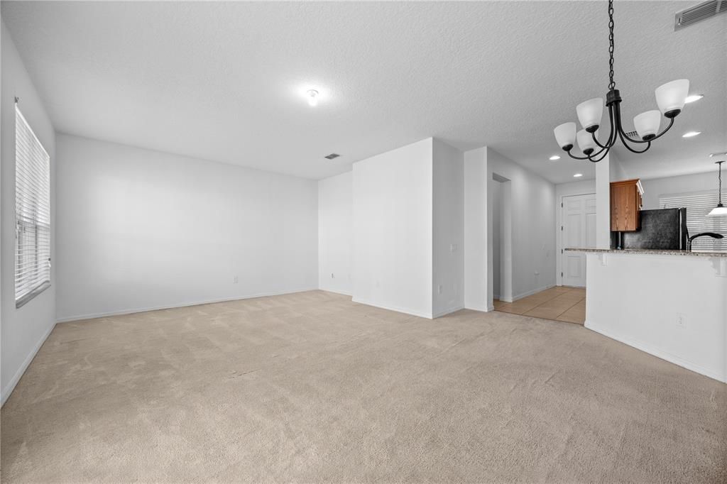 For Rent: $1,900 (3 beds, 2 baths, 1832 Square Feet)