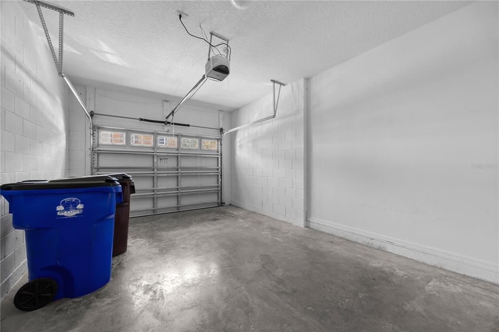 For Rent: $1,900 (3 beds, 2 baths, 1832 Square Feet)