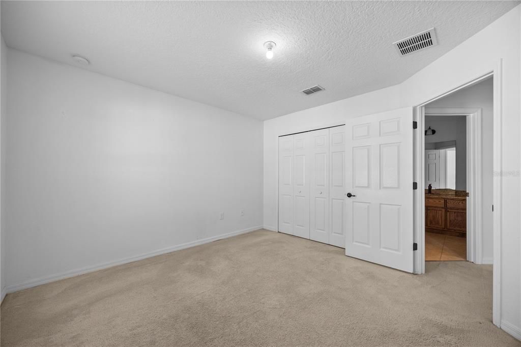 For Rent: $1,900 (3 beds, 2 baths, 1832 Square Feet)