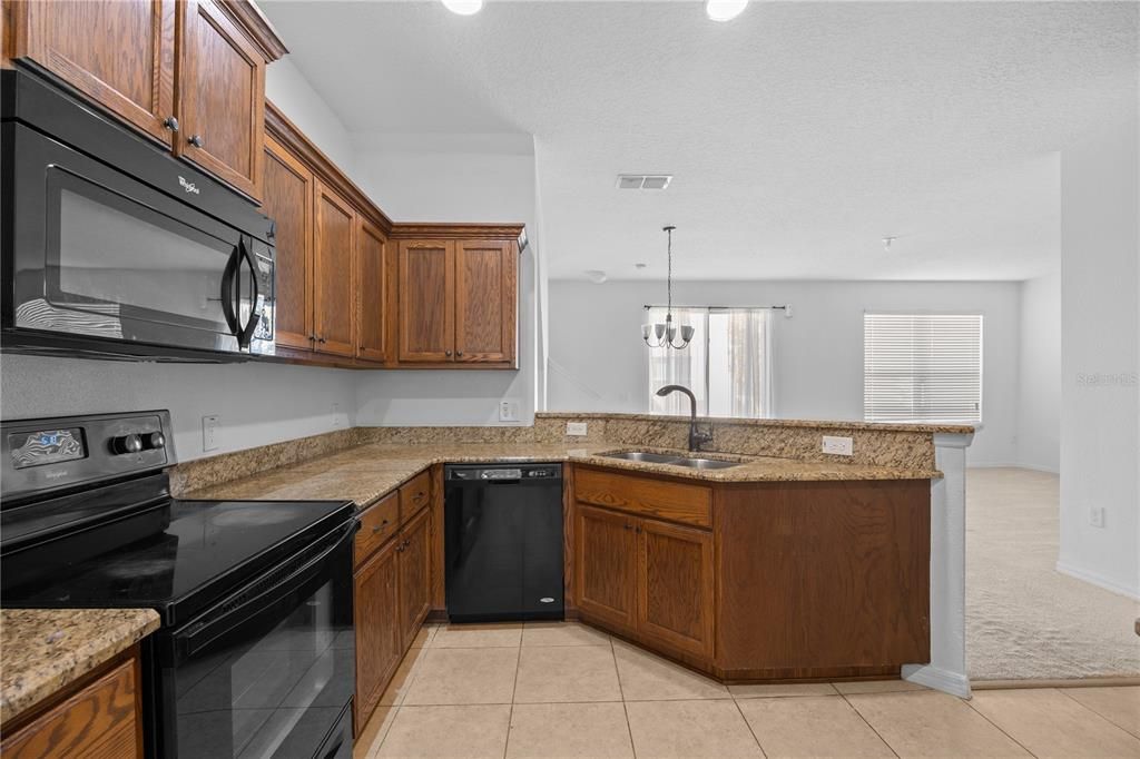 For Rent: $1,900 (3 beds, 2 baths, 1832 Square Feet)