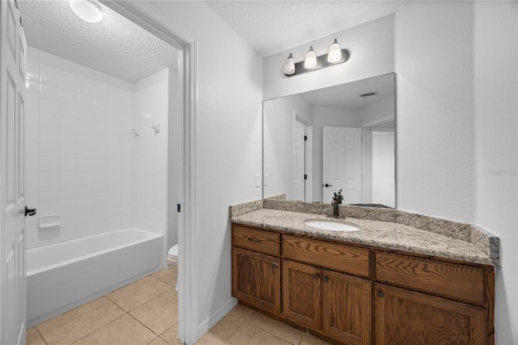 For Rent: $1,900 (3 beds, 2 baths, 1832 Square Feet)