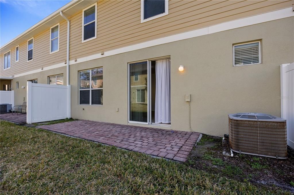 For Rent: $1,900 (3 beds, 2 baths, 1832 Square Feet)