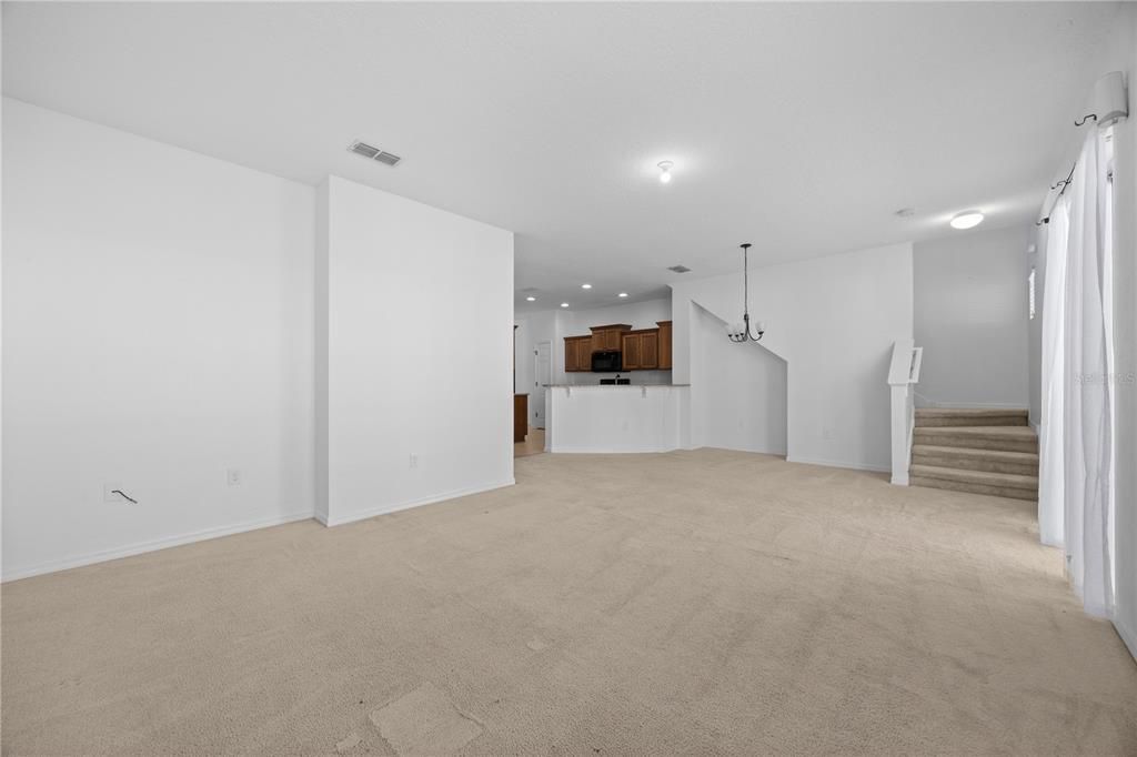 For Rent: $1,900 (3 beds, 2 baths, 1832 Square Feet)