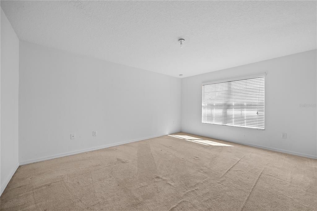 For Rent: $1,900 (3 beds, 2 baths, 1832 Square Feet)